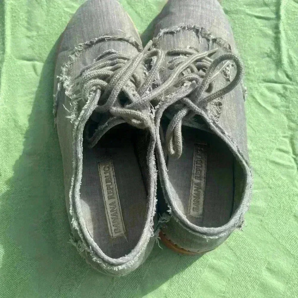 Banana Republic Men’s‎ Size 7 / 8.5 Women’s Gray Cloth Shoes Canvas Lace Up - Picture 5 of 8